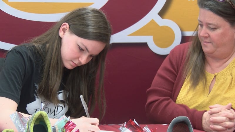 Molly Jones signs to Concord XC and T&F